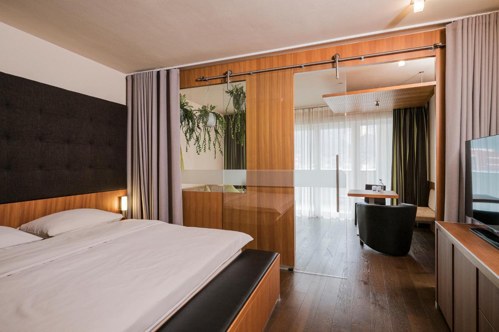 Lindenhof Pure Luxury & Spa Dolcevita Resort Naturns Exterior foto